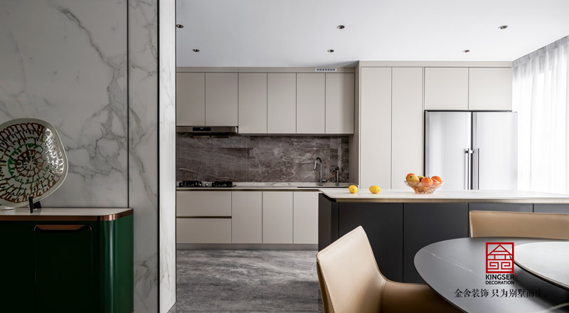 融創(chuàng)中心217㎡現(xiàn)代風格裝修實景圖